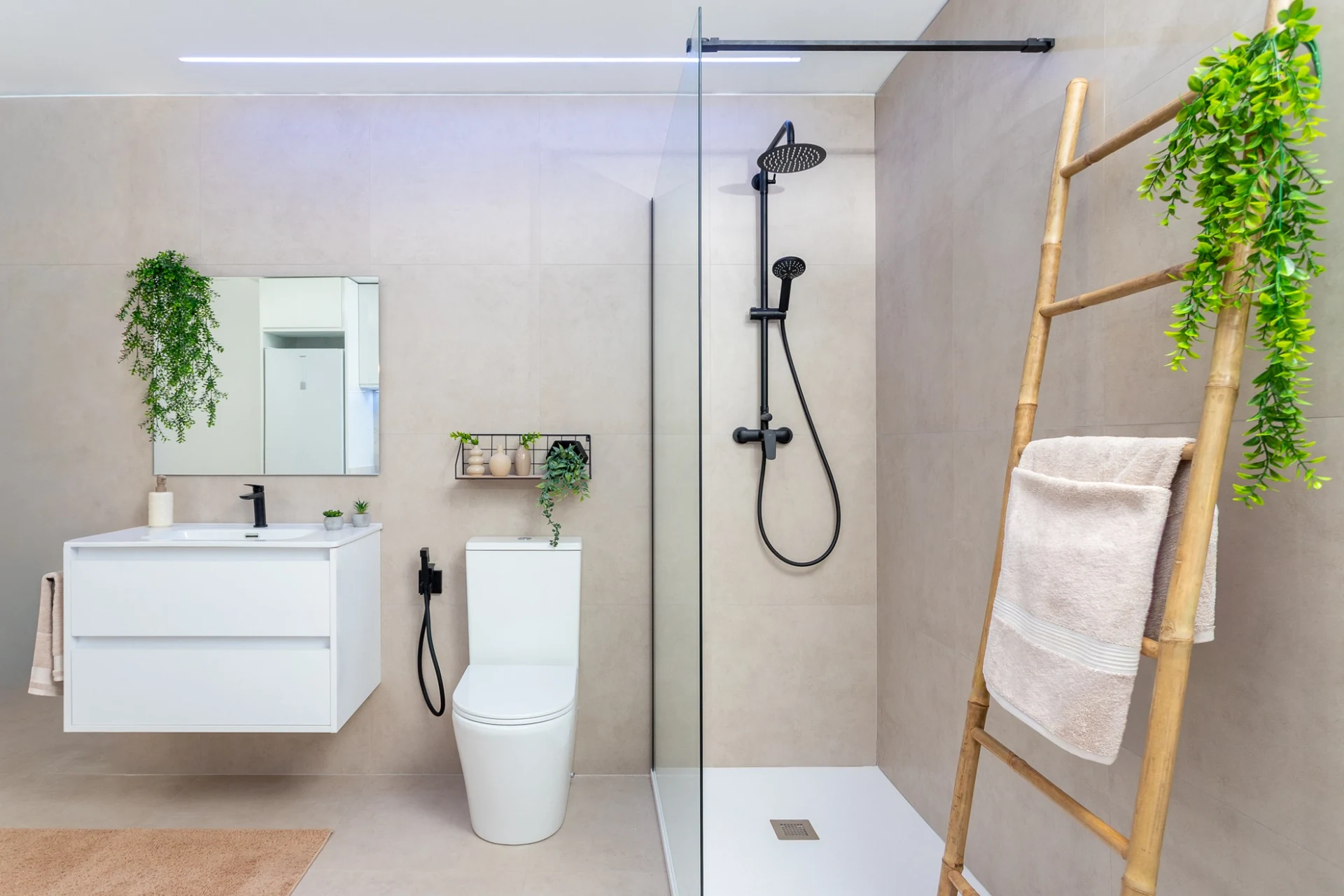 Les Blasques Detalle de baño del showroom de Turís